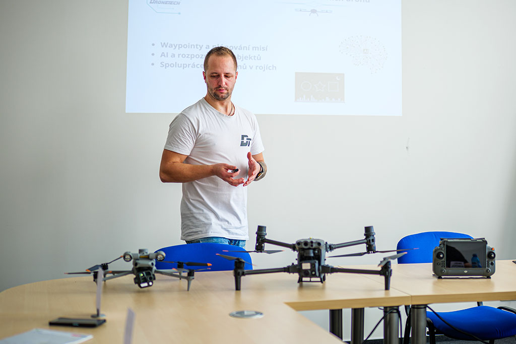 Školení pilotů dronů 1